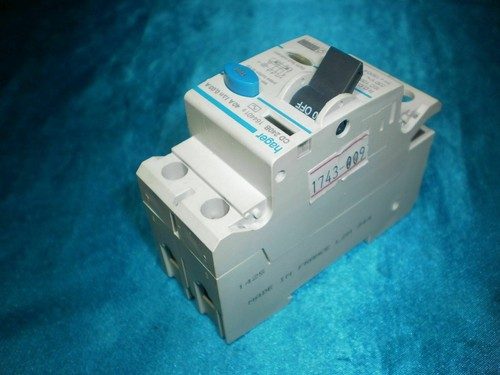 Автоматический выключатель CD240B