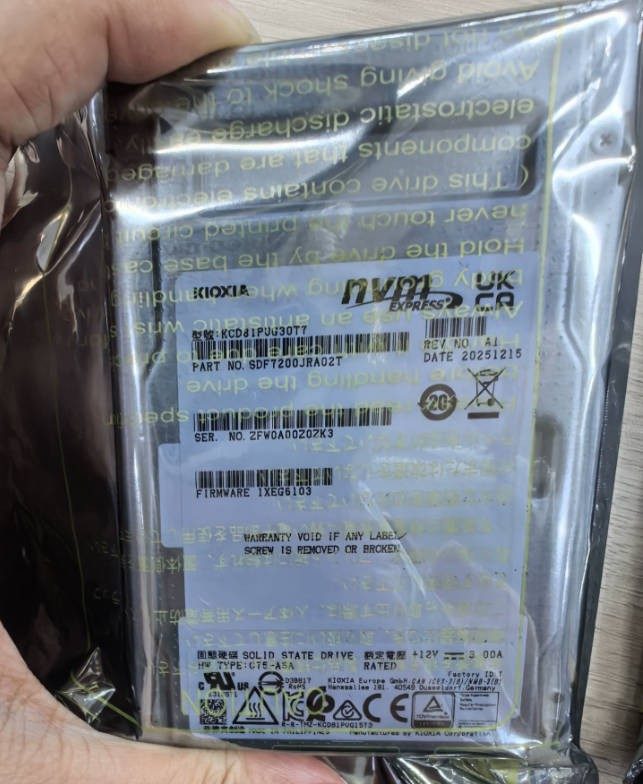 SSD-накопитель CD8P-R