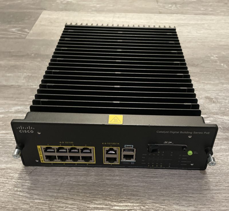 Коммутатор Cisco CDB-8P