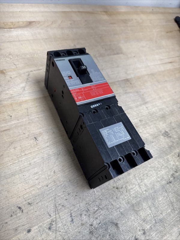 Автоматический выключатель Siemens CED63B030