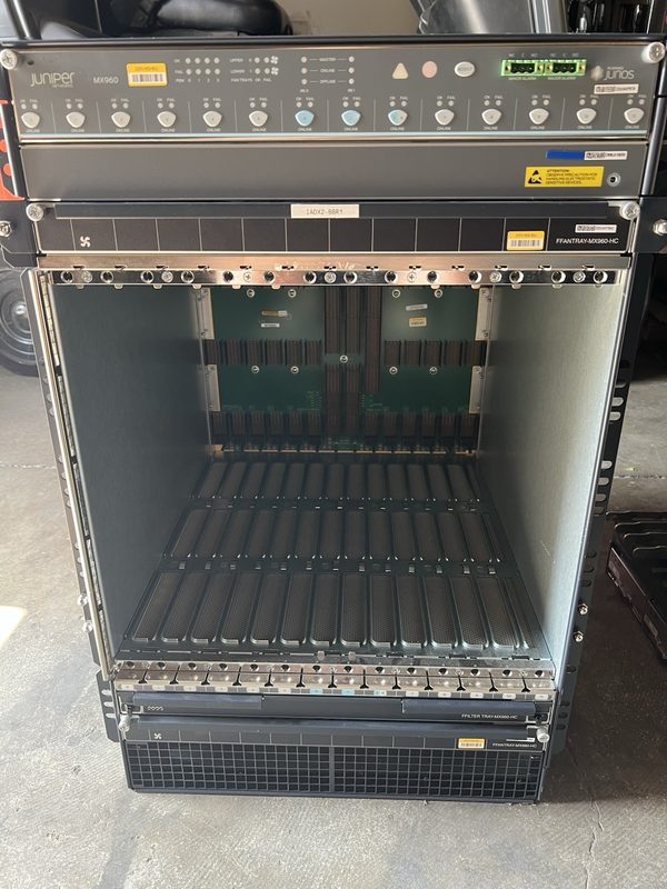 Маршрутизатор Juniper CHAS-BP-MX960-S-B