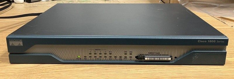 Маршрутизатор CISCO1811