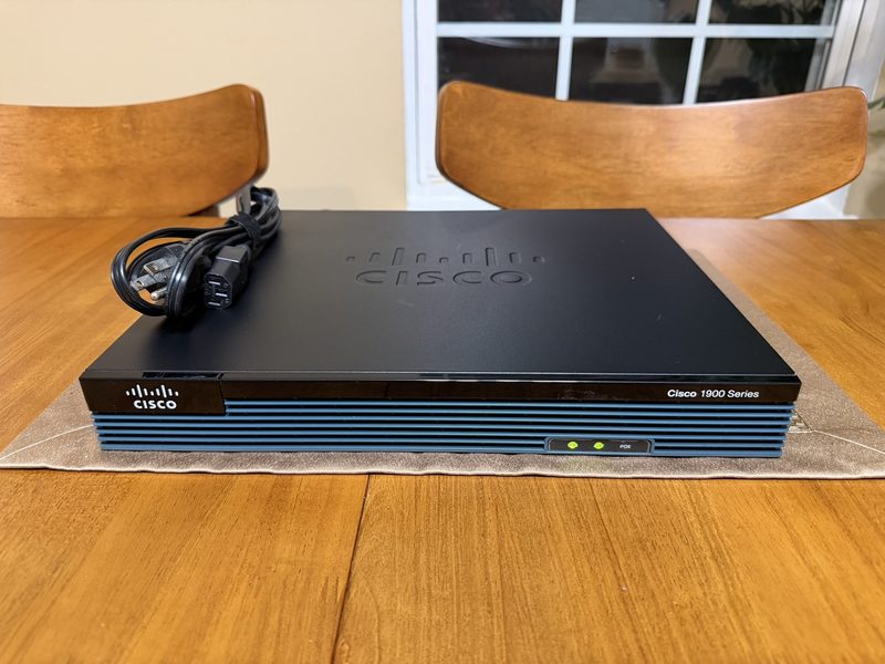 Маршрутизатор CISCO1921