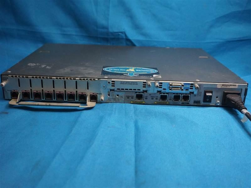 Маршрутизатор CISCO2611XM