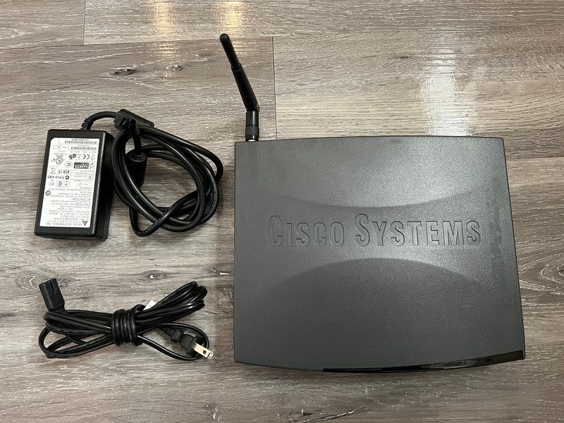 Маршрутизатор CISCO851-K9-RF