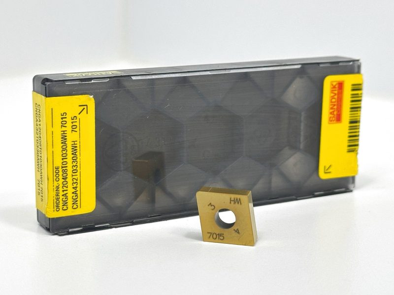 Режущий инструмент Sandvik CNGA432T0330AWH