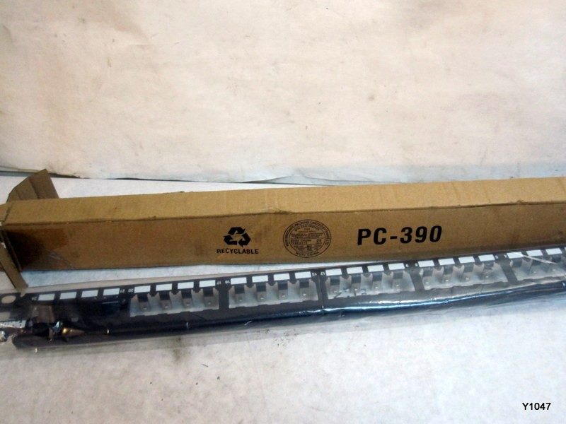 Патч-панель Panduit CP24BLY