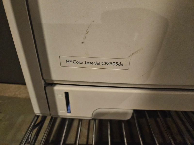 Лазерный принтер HPE CP3505N