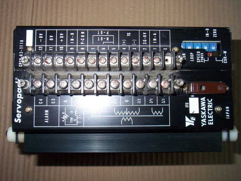 Сервопривод Yaskawa CPCR-02-TF1A
