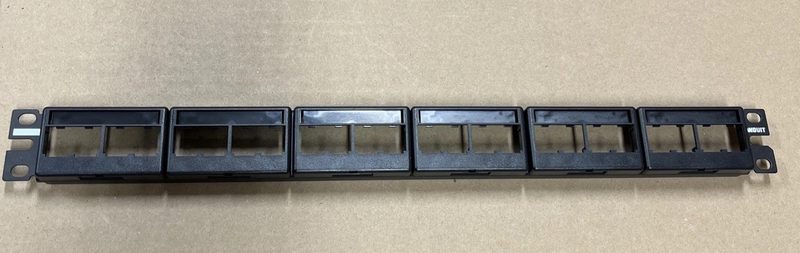 Патч-панель Panduit CPPL24WBL