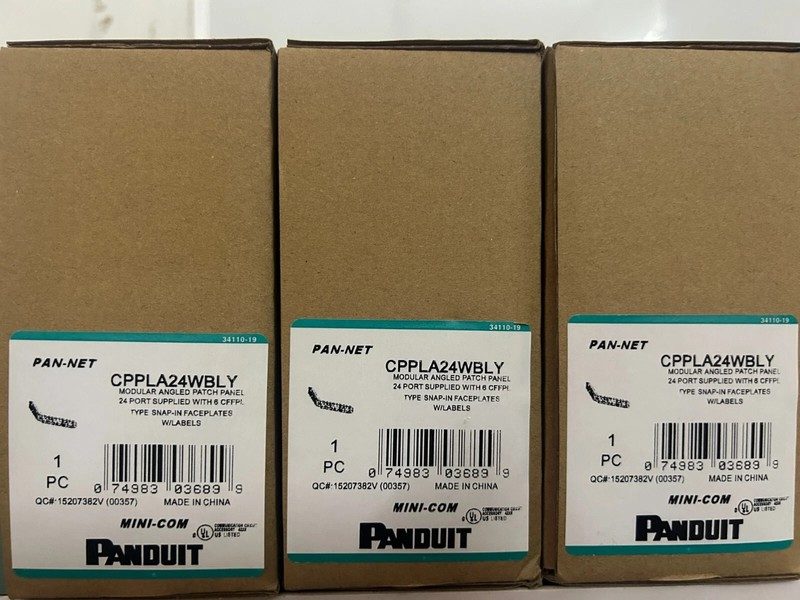 Патч-панель Panduit CPPLA24WBLY