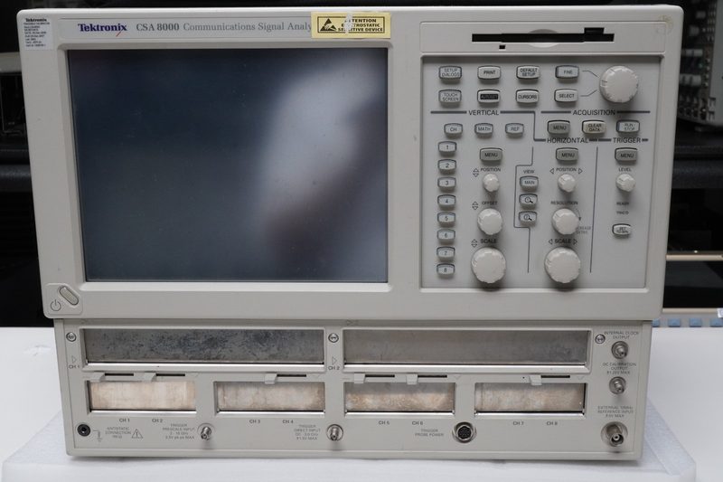 Анализатор Tektronix CSA8000