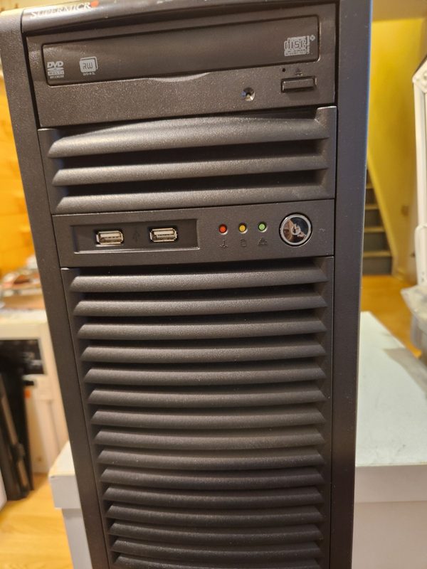 Сервер Supermicro CSE-731