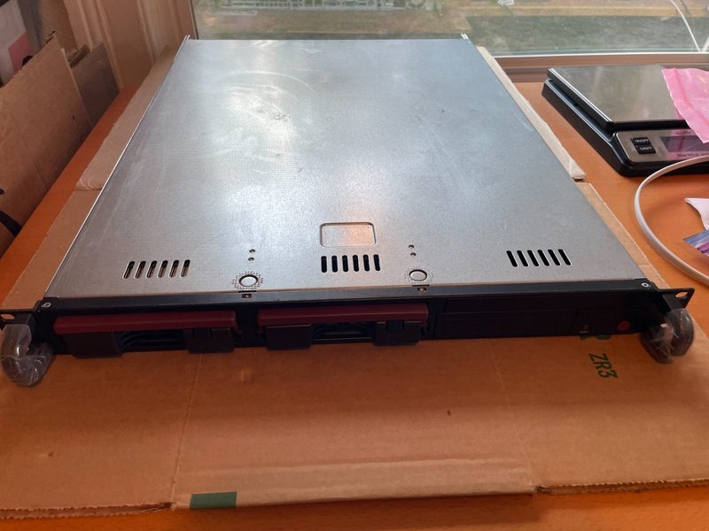 Сервер Supermicro CSE-811