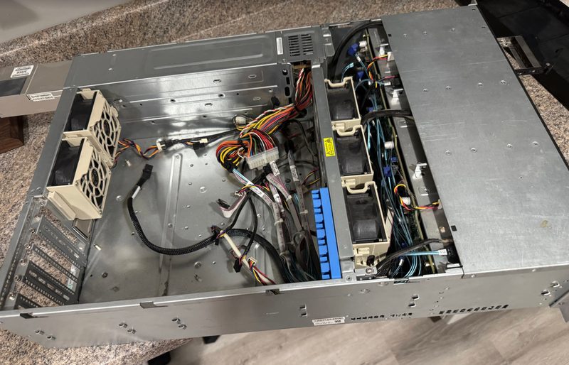 Сервер Supermicro CSE-836