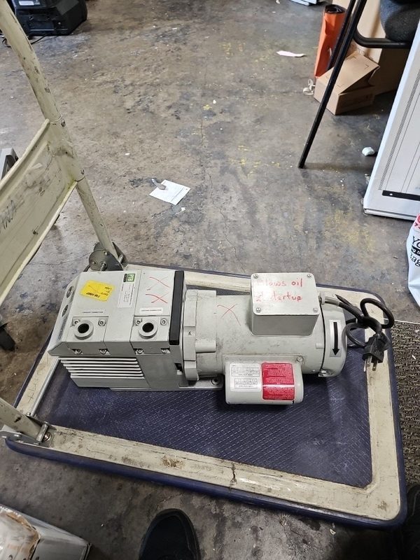 Насос Leybold D4B