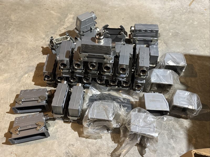 Разъём Amphenol D64-E24T
