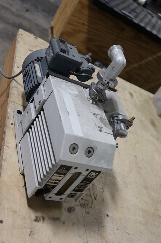 Насос Leybold D8B
