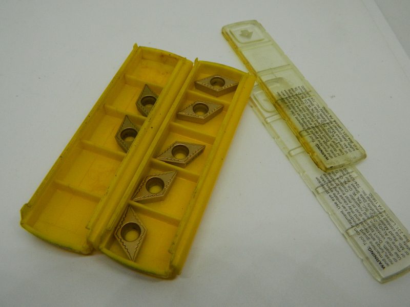 Режущий инструмент Kennametal DCMT3251UF