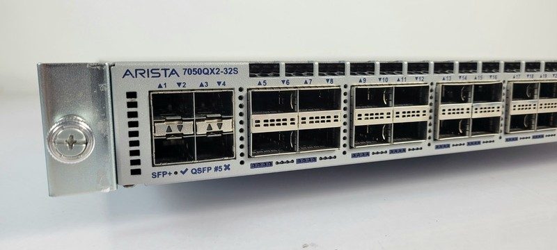 Коммутатор Arista DCS-7050QX2-32S-R