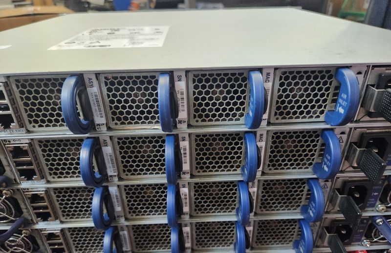 Коммутатор Arista DCS-7050SX3-48YC12-R