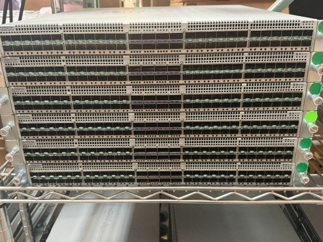 Коммутатор Arista DCS-7050SX3-48YC8-F