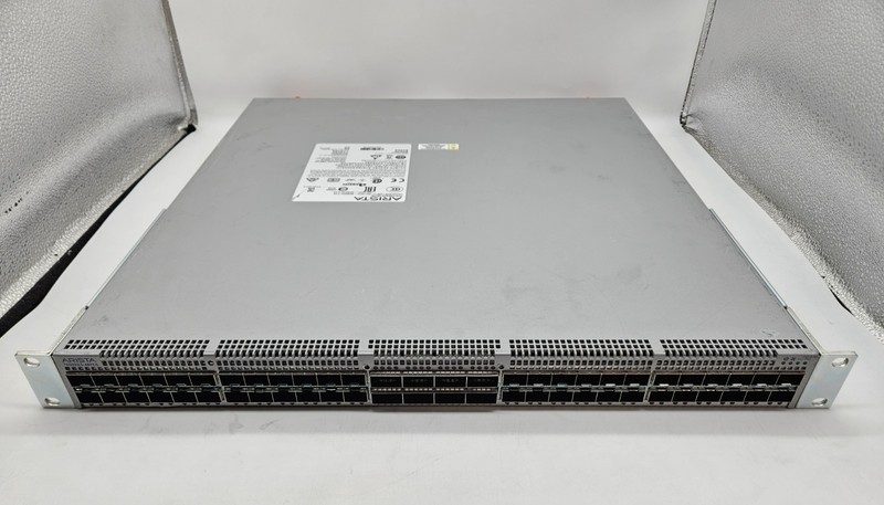 Коммутатор Arista DCS-7050SX3-48YC8