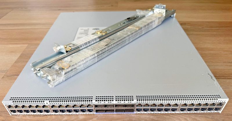 Коммутатор Arista DCS-7050TX3-48C8-F