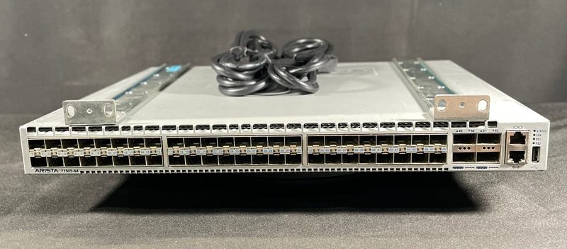 Коммутатор Arista DCS-7150S-64-CL-R