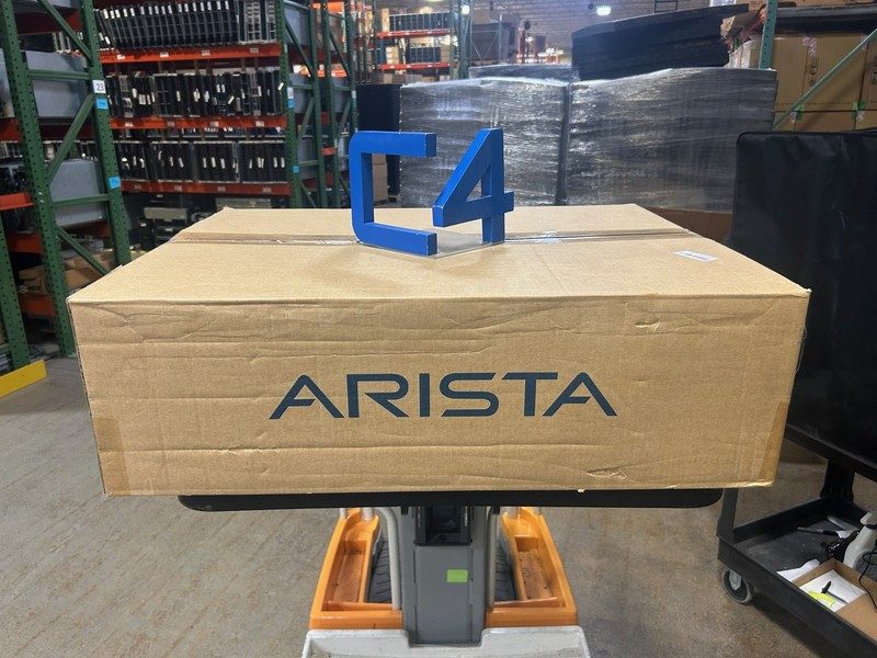 Коммутатор Arista DCS-7280CR3-32P4-M-R