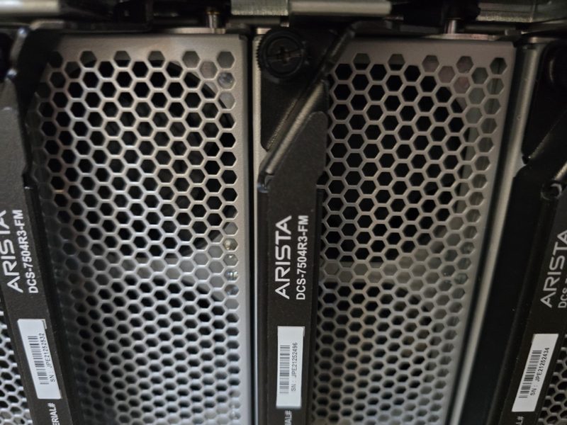 Коммутатор Arista DCS-7504R3-FM