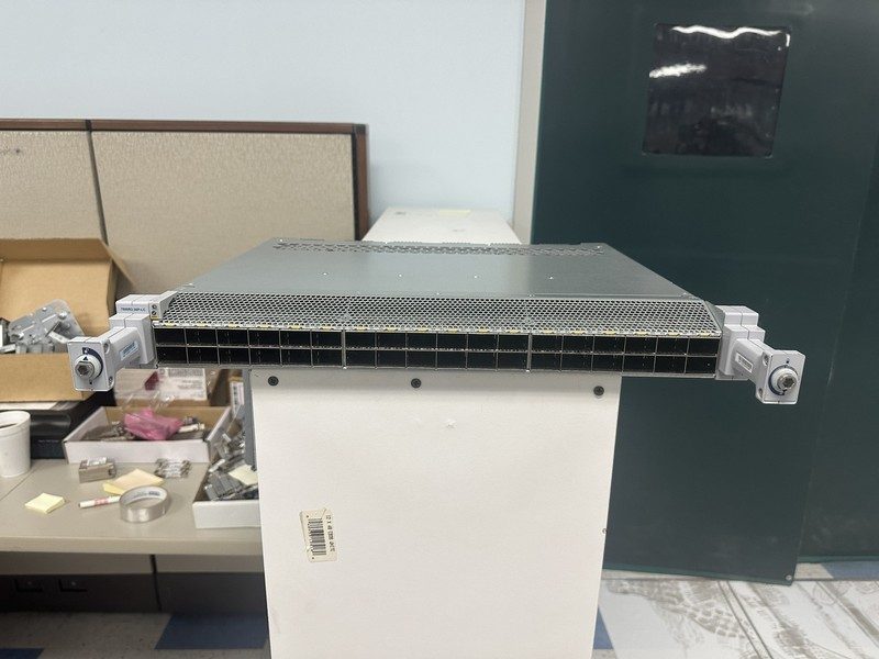 Коммутатор Arista DCS-7800R3-36P-LC