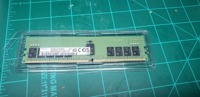 Модуль памяти Samsung DDR4-3200MBPS