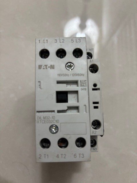 Контактор Eaton DILM32-10