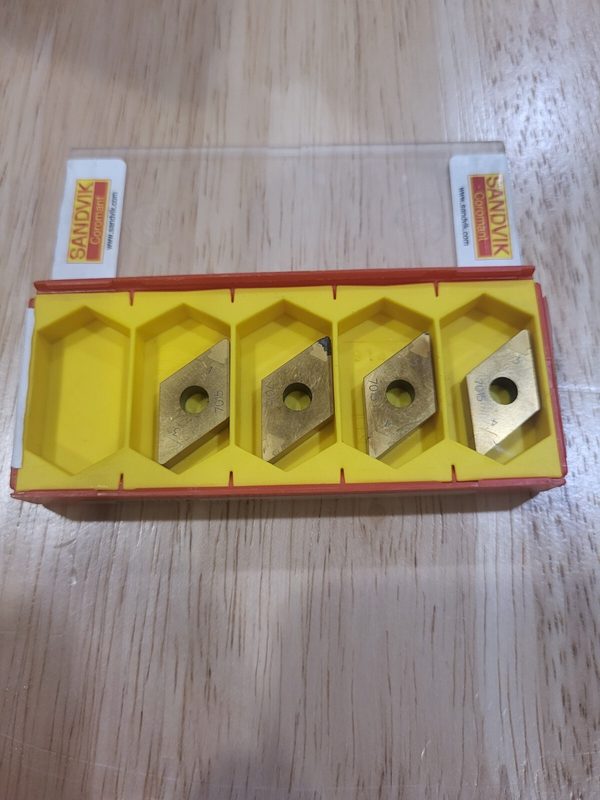 Режущий инструмент Sandvik DNGA432S0330A