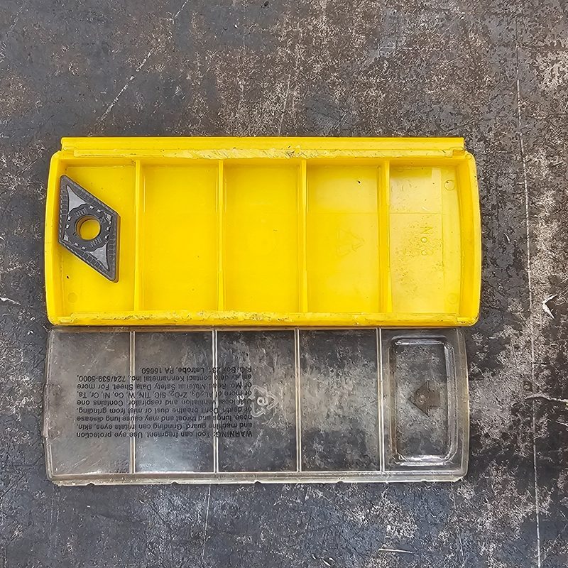 Режущий инструмент Kennametal DNMG150408RN