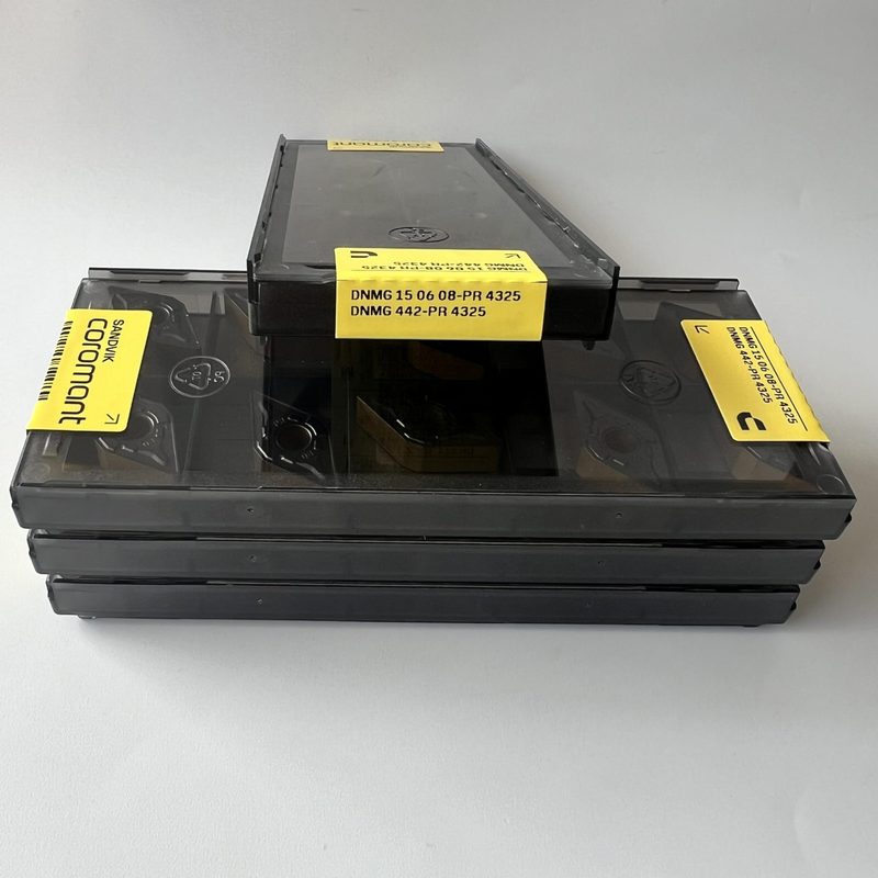 Режущий инструмент Sandvik DNMG150608-PR