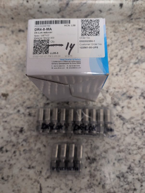 Фитинг Swagelok DR4-8-MA