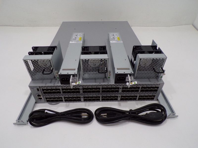 Коммутатор Brocade DS-6520B