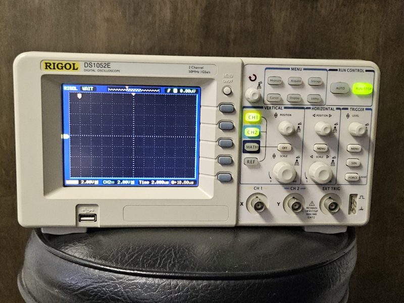 Осциллограф Rigol DS1052E