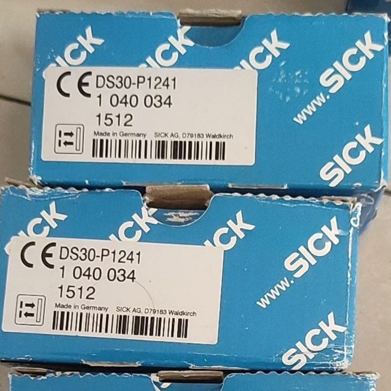 Фотоэлектрический датчик SICK DS30-P1241