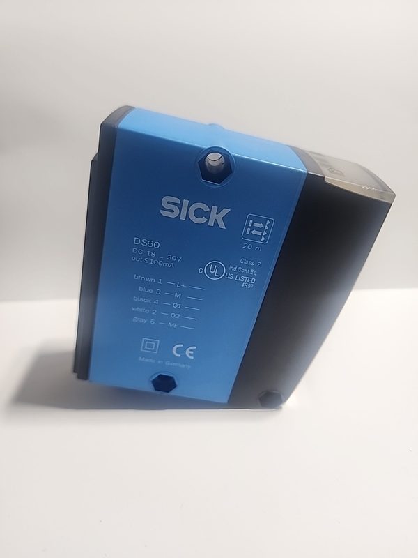 Датчик приближения SICK DS60-P11121