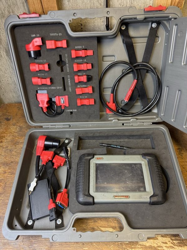 Диагностический сканер Autel DS708