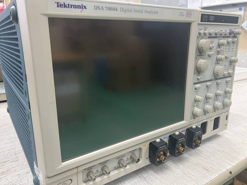 Осциллограф Tektronix DSA70604