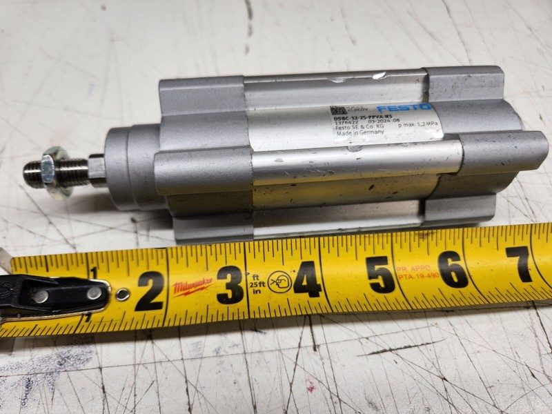 Пневмоцилиндр Festo DSBC-32-25-PPVA-N3