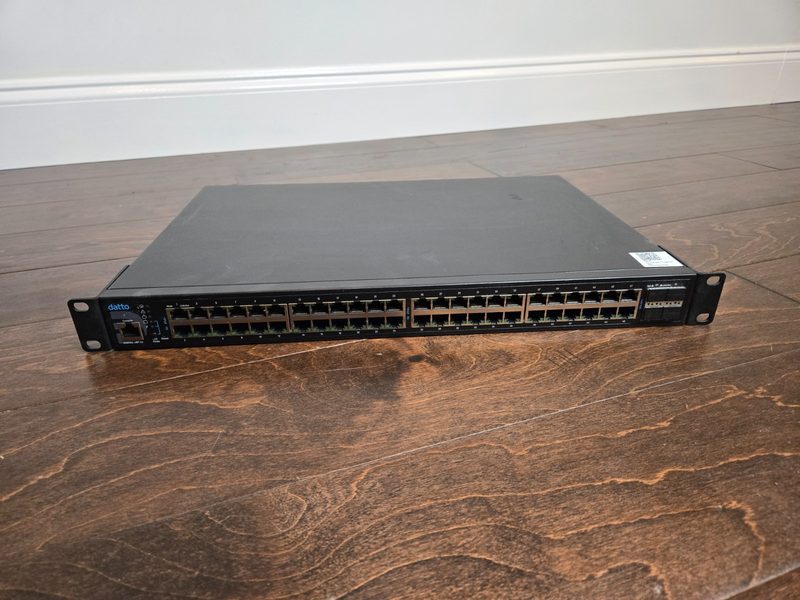 Коммутатор DSW100-48P-4X