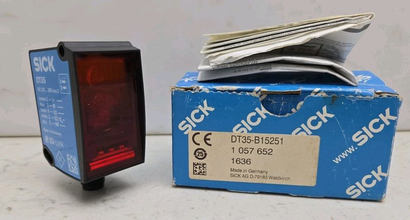 Фотоэлектрический датчик SICK DT35-B15251
