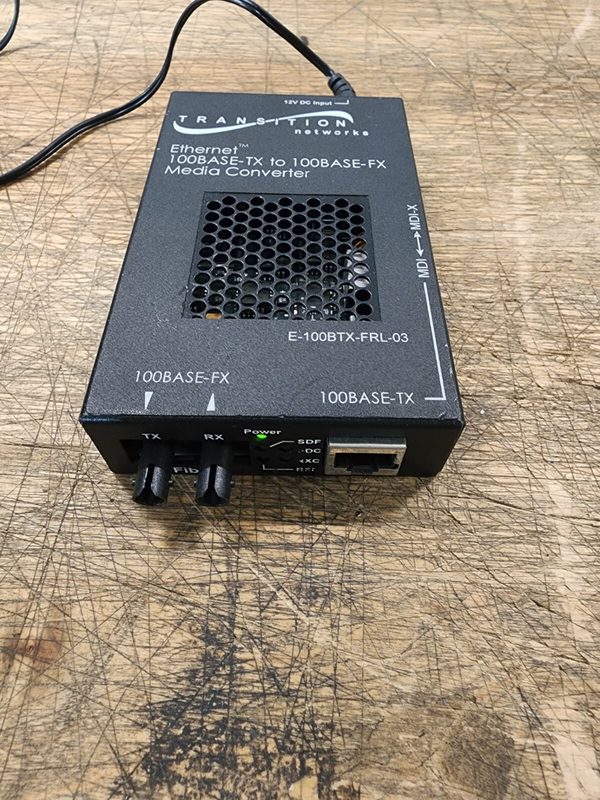 Медиаконвертер Transition Networks E-100BTX-FRL-03