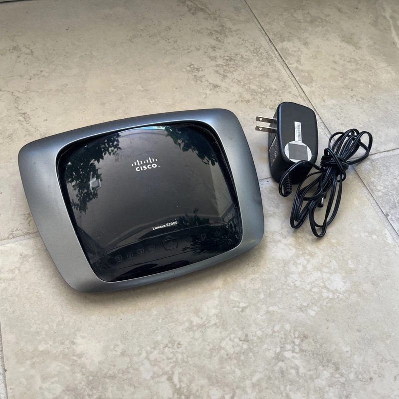 Маршрутизатор Cisco E2000