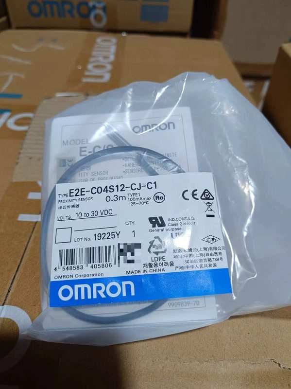 Датчик приближения Omron E2E-C04S12-CJ-C1